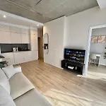 nastrojowy apartament 2 pokojowy 6 min od lotniska